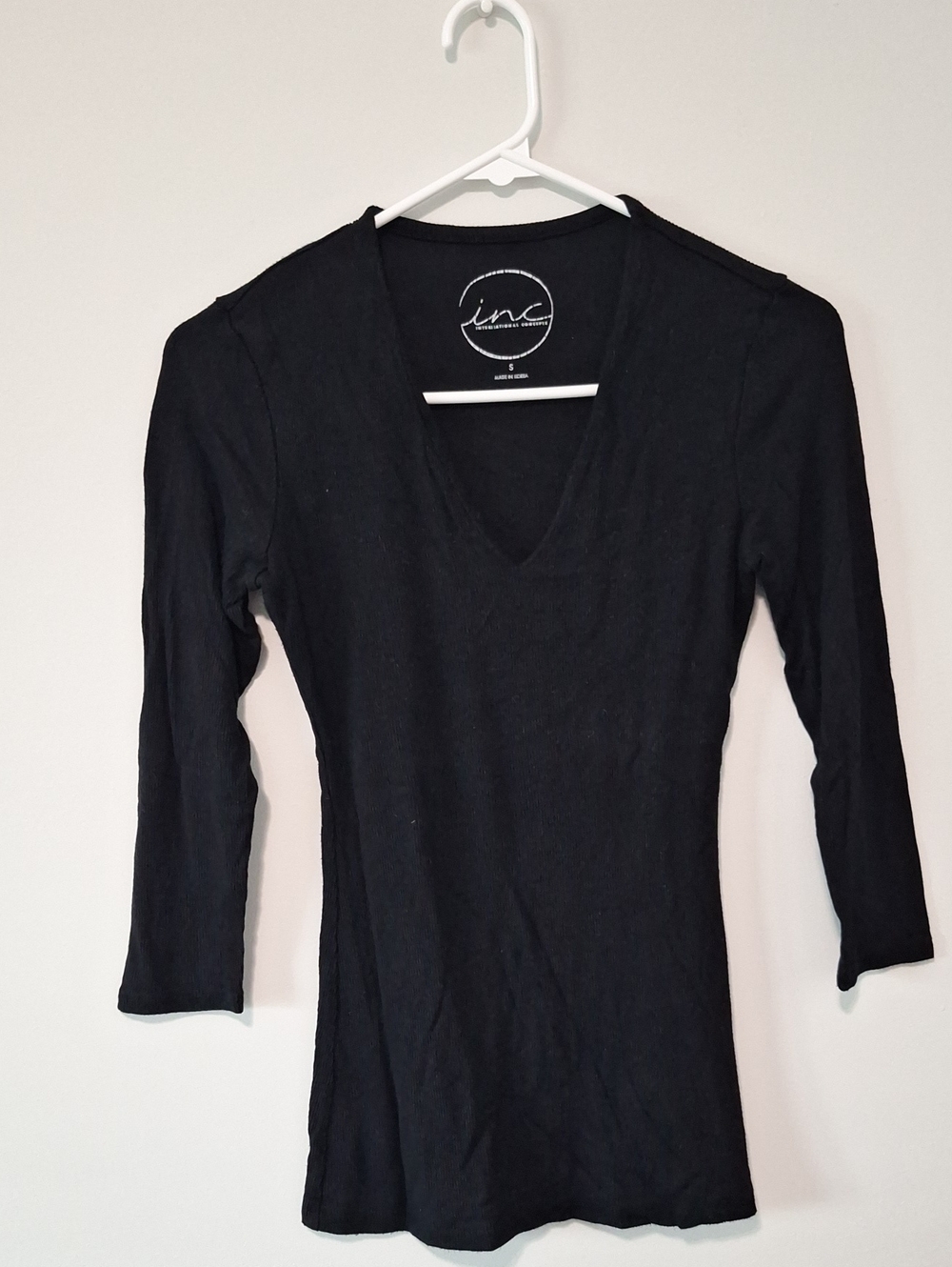 INC International Concepts Black V-Neck 3/4 Sleeve Top - Slim Fit